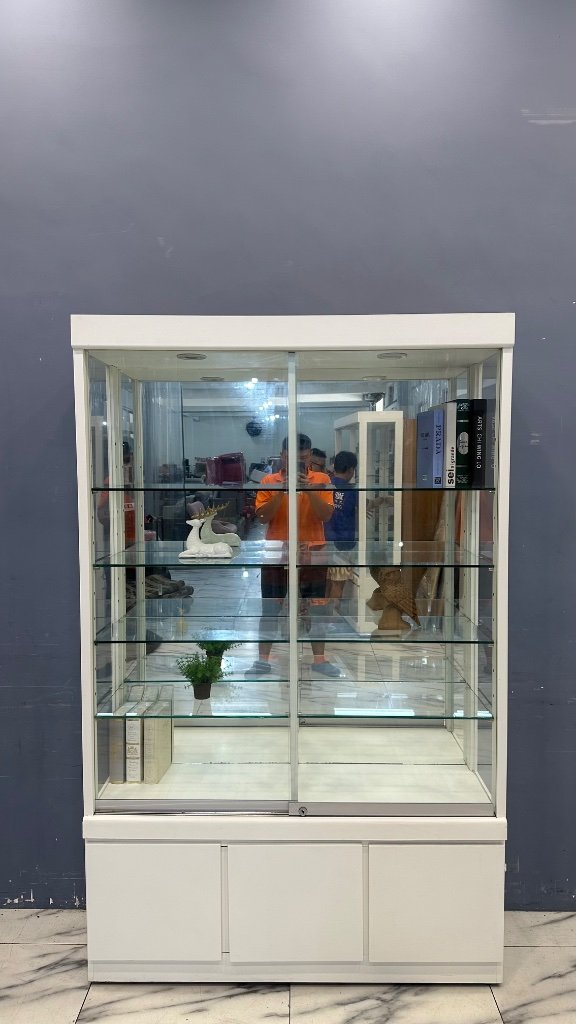 展示櫃 玻璃雙推門（底三拉門）（有key)