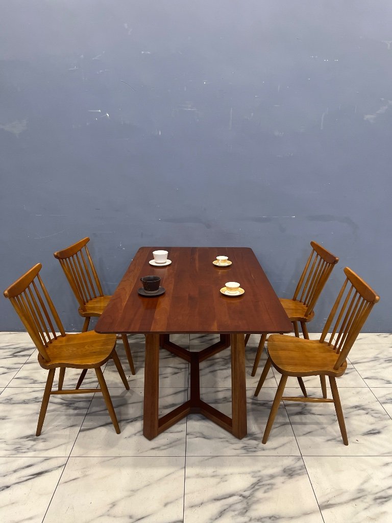 優渥 餐桌 4椅